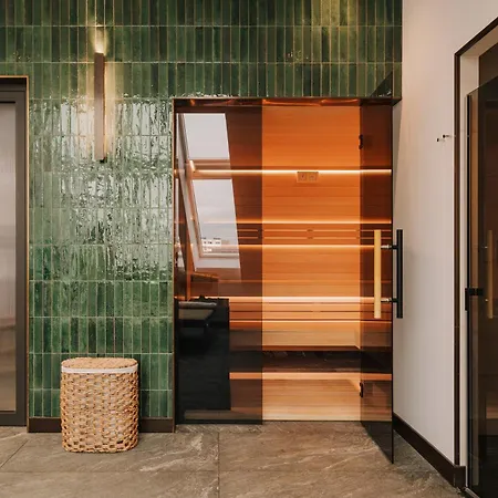 Готель The Cyrus 5*