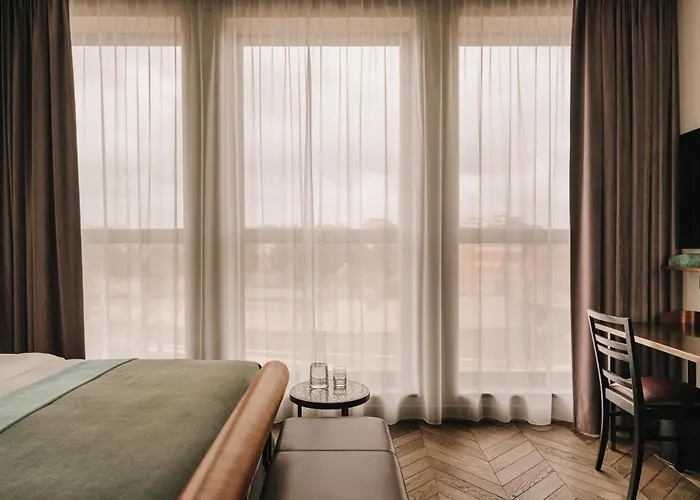 The Cyrus 弗罗茨瓦夫